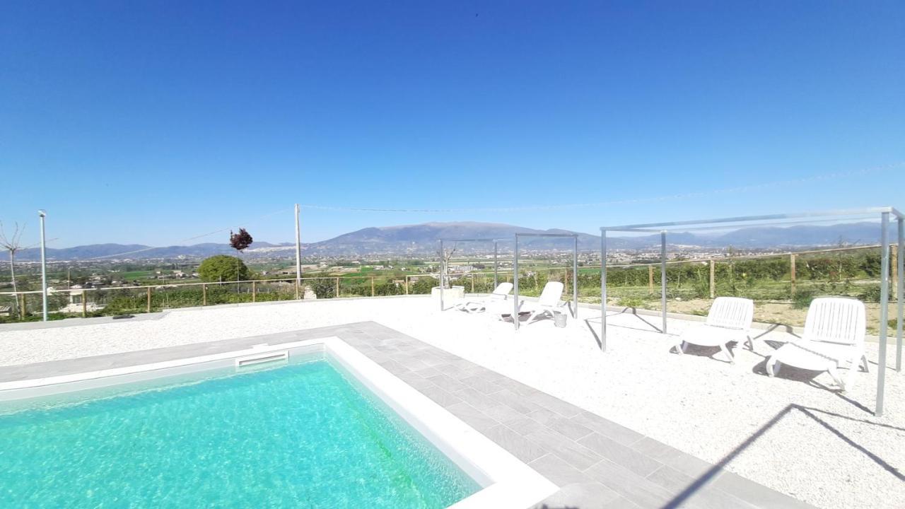 Agriturismo Incanto Della Natura Cannara Bagian luar foto