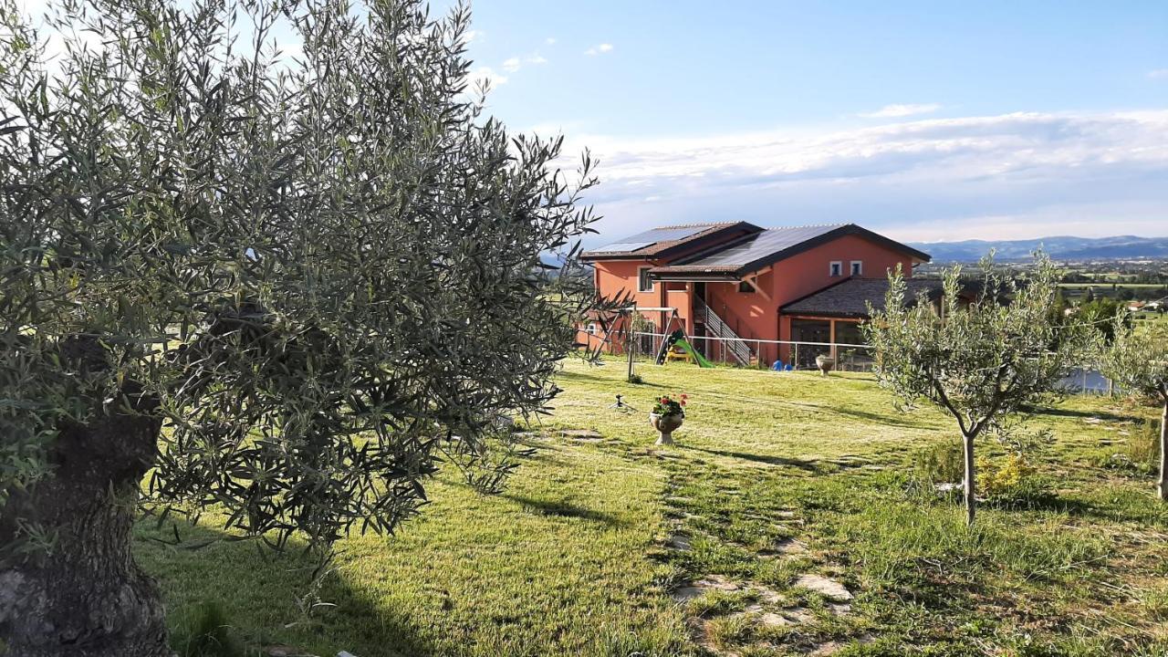 Agriturismo Incanto Della Natura Cannara Bagian luar foto
