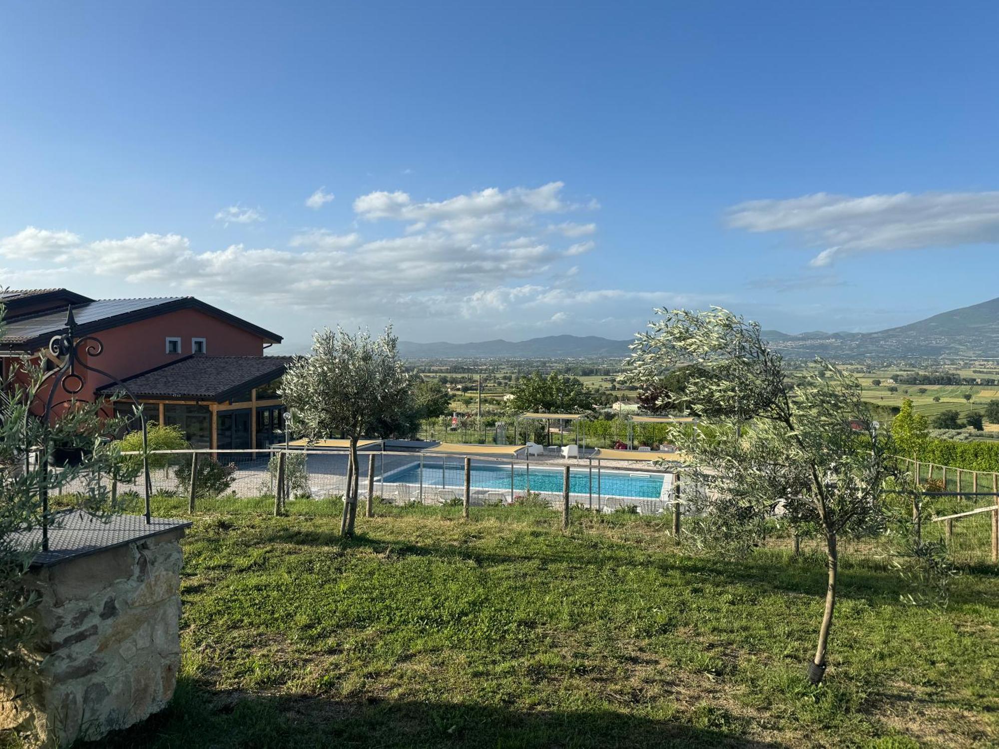 Agriturismo Incanto Della Natura Cannara Bagian luar foto